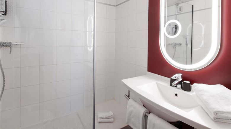 <b>Hotel Ibis Paris Grands Boulevards Opera Room</b>. Images powered by <a href="https://iceportal.shijigroup.com/" title="IcePortal" target="_blank">IcePortal</a>.