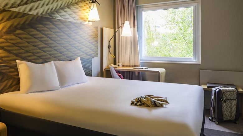 <b>Ibis Zurich Messe Airport Room</b>. Images powered by <a href="https://iceportal.shijigroup.com/" title="IcePortal" target="_blank">IcePortal</a>.
