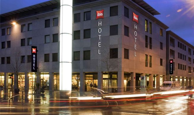 Ibis Baar Zug Exterior