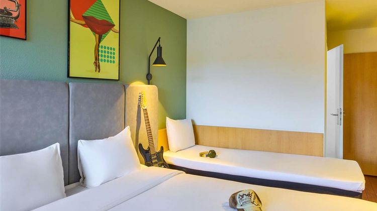 Ibis Baar Zug Room