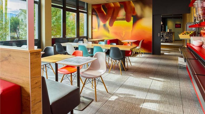 <b>Ibis Luzern Kriens Restaurant</b>. Images powered by <a href="https://iceportal.shijigroup.com/" title="IcePortal" target="_blank">IcePortal</a>.