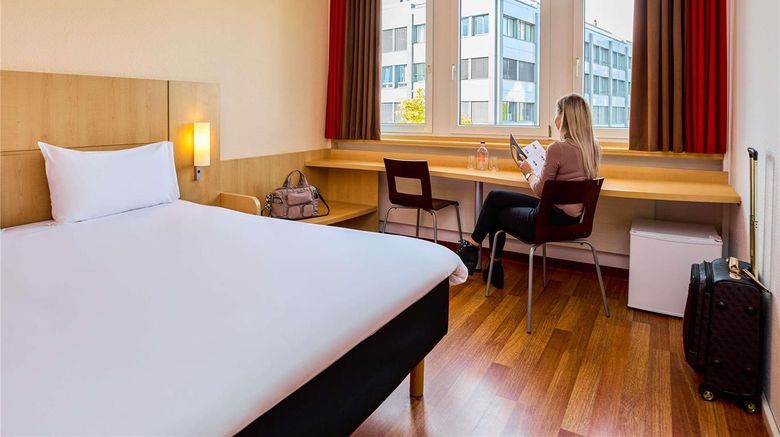 <b>Ibis Luzern Kriens Room</b>. Images powered by <a href="https://iceportal.shijigroup.com/" title="IcePortal" target="_blank">IcePortal</a>.