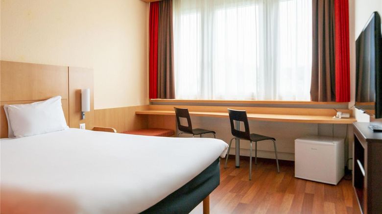 <b>Ibis Luzern Kriens Room</b>. Images powered by <a href="https://iceportal.shijigroup.com/" title="IcePortal" target="_blank">IcePortal</a>.
