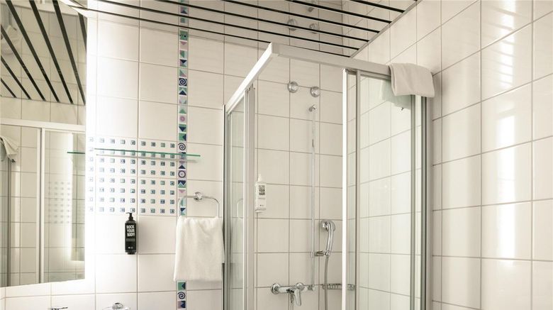 <b>Ibis Luzern Kriens Room</b>. Images powered by <a href="https://iceportal.shijigroup.com/" title="IcePortal" target="_blank">IcePortal</a>.