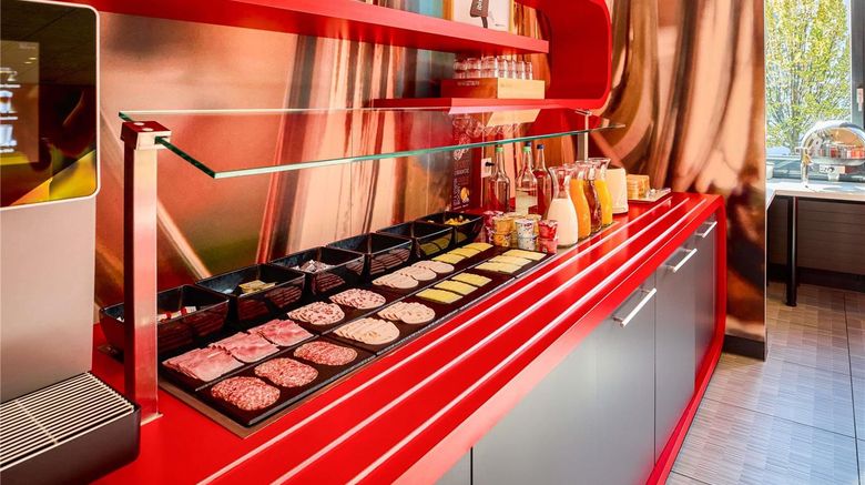 <b>Ibis Luzern Kriens Restaurant</b>. Images powered by <a href="https://iceportal.shijigroup.com/" title="IcePortal" target="_blank">IcePortal</a>.