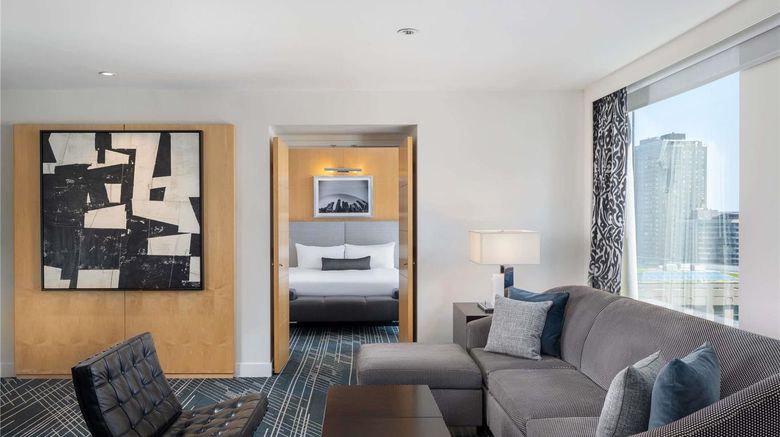 <b>Sofitel Chicago Magnificent Mile Suite</b>. Images powered by <a href="https://iceportal.shijigroup.com/" title="IcePortal" target="_blank">IcePortal</a>.