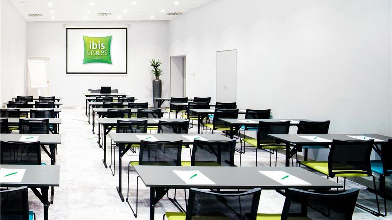 <b>Ibis Styles Budapest Center Meeting</b>. Images powered by <a href="https://iceportal.shijigroup.com/" title="IcePortal" target="_blank">IcePortal</a>.