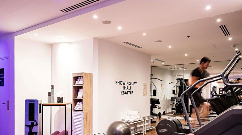 <b>Pullman Paris La Defense Health</b>. Images powered by <a href="https://iceportal.shijigroup.com/" title="IcePortal" target="_blank">IcePortal</a>.