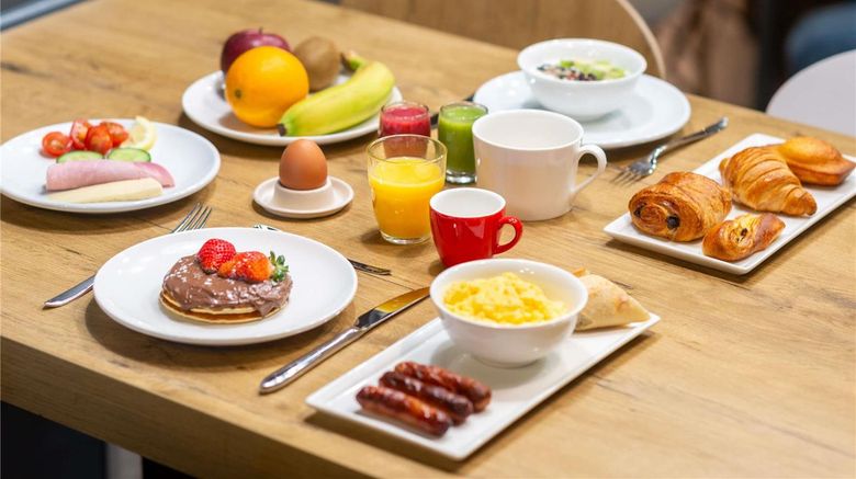 <b>Ibis Strasbourg Centre Gare Restaurant</b>. Images powered by <a href="https://iceportal.shijigroup.com/" title="IcePortal" target="_blank">IcePortal</a>.