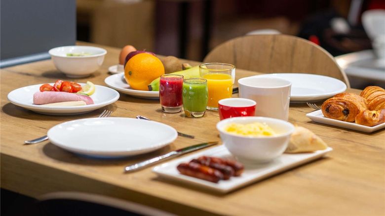 <b>Ibis Strasbourg Centre Gare Restaurant</b>. Images powered by <a href="https://iceportal.shijigroup.com/" title="IcePortal" target="_blank">IcePortal</a>.
