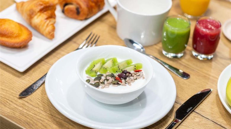 <b>Ibis Strasbourg Centre Gare Restaurant</b>. Images powered by <a href="https://iceportal.shijigroup.com/" title="IcePortal" target="_blank">IcePortal</a>.