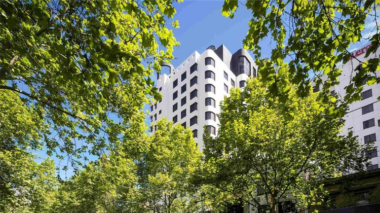 Pullman Melbourne City Centre Exterior