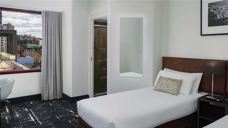 Mercure Melbourne City Centre Room