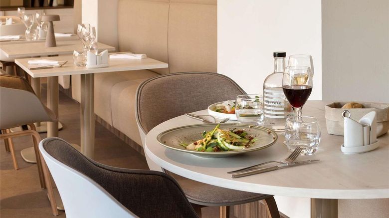 <b>Mercure Montpellier Centre Restaurant</b>. Images powered by <a href="https://iceportal.shijigroup.com/" title="IcePortal" target="_blank">IcePortal</a>.