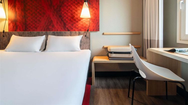 Ibis Amsterdam Stopera Room
