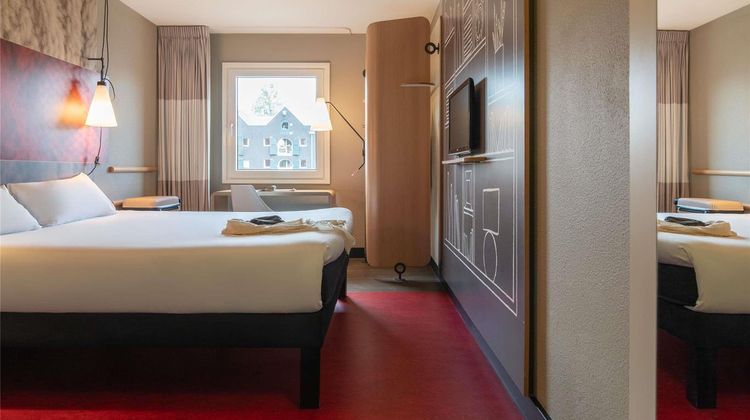 Ibis Amsterdam Stopera Room