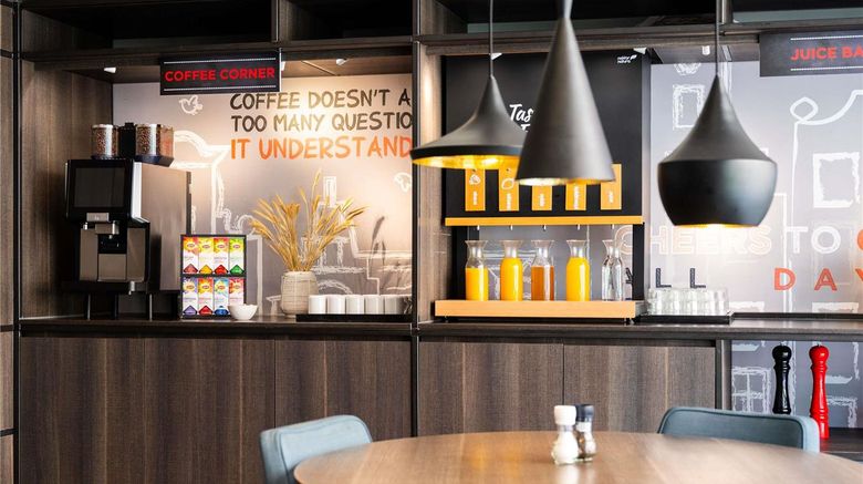 <b>Ibis Amsterdam Stopera Restaurant</b>. Images powered by <a href="https://iceportal.shijigroup.com/" title="IcePortal" target="_blank">IcePortal</a>.