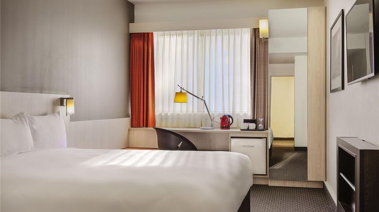 <b>Ibis Wellington Room</b>. Images powered by <a href="https://iceportal.shijigroup.com/" title="IcePortal" target="_blank">IcePortal</a>.