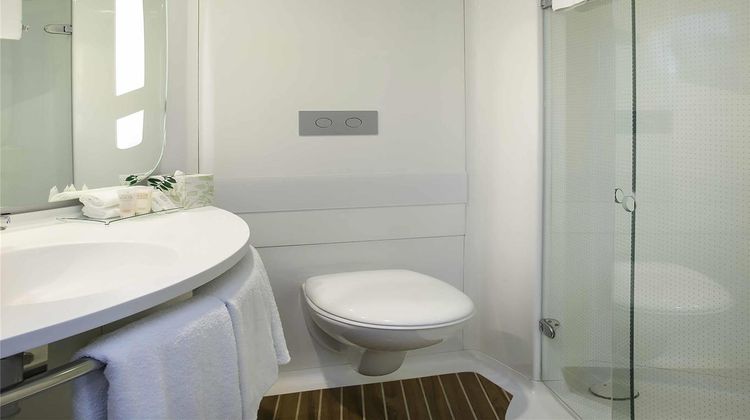 Ibis Sydney Airport Room