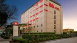 <b>Ibis Sydney Airport Exterior</b>. Images powered by <a href="https://iceportal.shijigroup.com/" title="IcePortal" target="_blank">IcePortal</a>.
