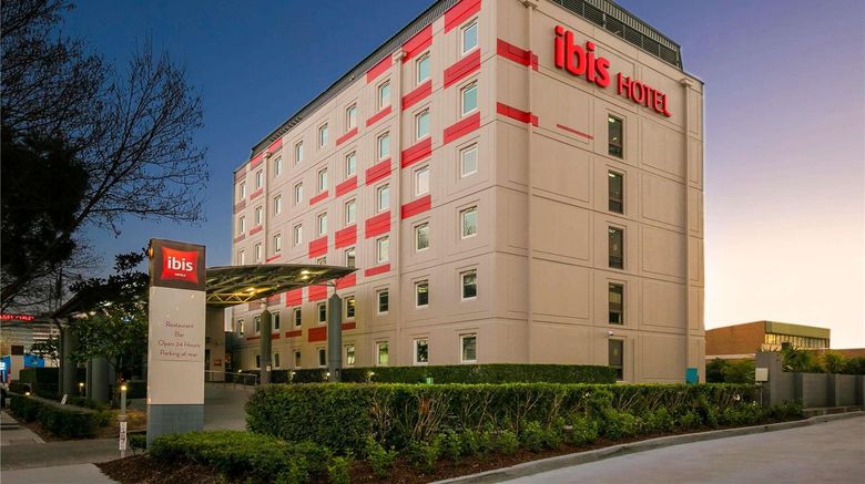 <b>Ibis Sydney Airport Exterior</b>. Images powered by <a href="https://iceportal.shijigroup.com/" title="IcePortal" target="_blank">IcePortal</a>.