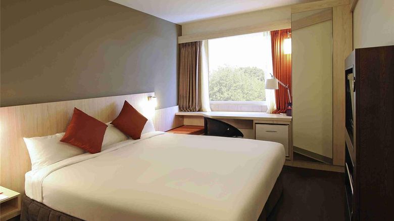 <b>Ibis Auckland Ellerslie Room</b>. Images powered by <a href="https://iceportal.shijigroup.com/" title="IcePortal" target="_blank">IcePortal</a>.