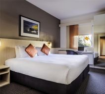 Ibis Auckland Ellerslie Room