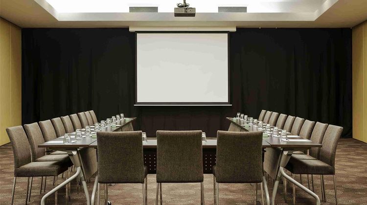 Ibis Auckland Ellerslie Meeting