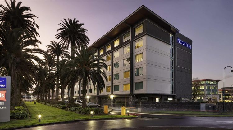 Novotel Ellerslie Exterior