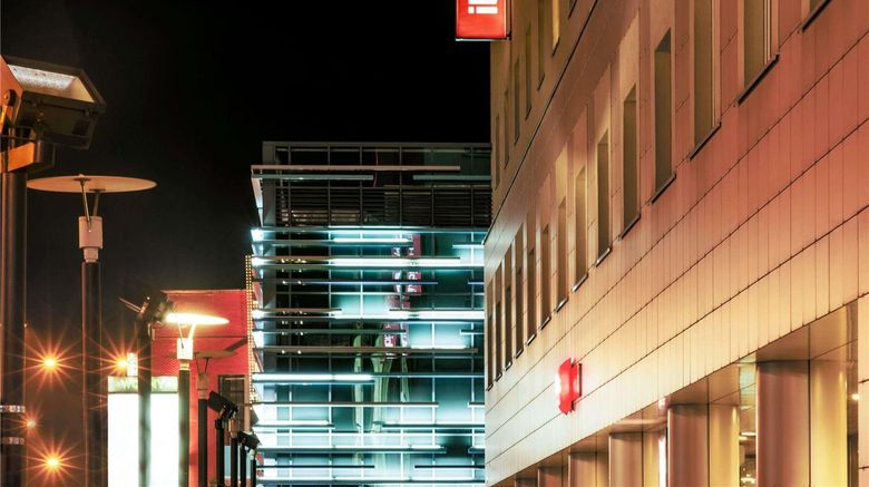 <b>Ibis Lodz Exterior</b>. Images powered by <a href="https://iceportal.shijigroup.com/" title="IcePortal" target="_blank">IcePortal</a>.