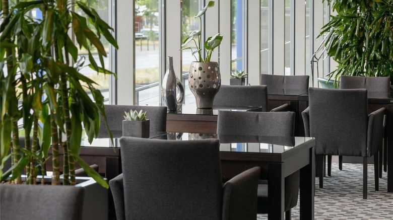 <b>Novotel Hotel Koln City Restaurant</b>. Images powered by <a href="https://iceportal.shijigroup.com/" title="IcePortal" target="_blank">IcePortal</a>.