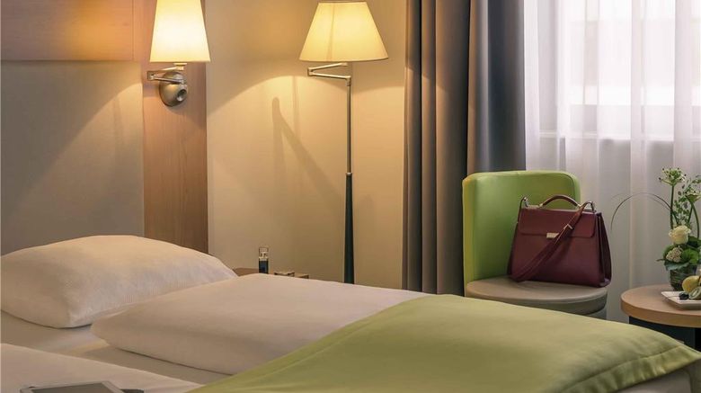<b>Mercure Frankfurt Eschborn Sued Room</b>. Images powered by <a href="https://iceportal.shijigroup.com/" title="IcePortal" target="_blank">IcePortal</a>.