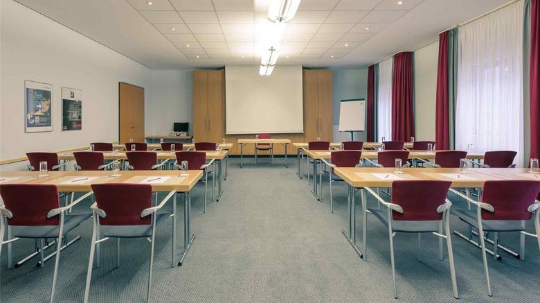 <b>Mercure Frankfurt Eschborn Sued Meeting</b>. Images powered by <a href="https://iceportal.shijigroup.com/" title="IcePortal" target="_blank">IcePortal</a>.