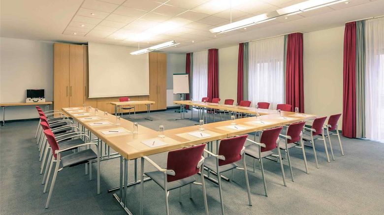 <b>Mercure Frankfurt Eschborn Sued Meeting</b>. Images powered by <a href="https://iceportal.shijigroup.com/" title="IcePortal" target="_blank">IcePortal</a>.