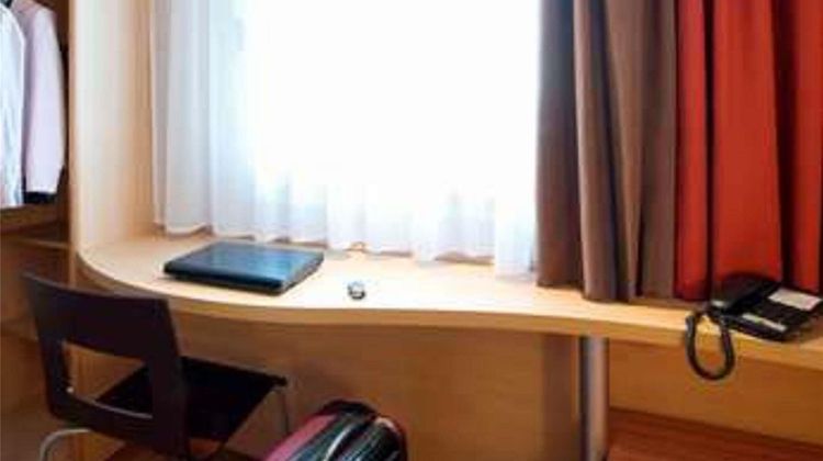 ibis Warszawa Ostrobramska Room