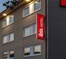 Ibis Barcelona Cornella Exterior