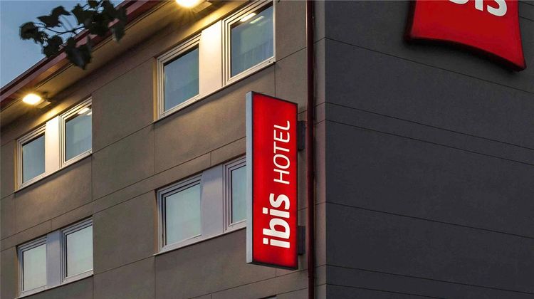 Ibis Barcelona Cornella Exterior