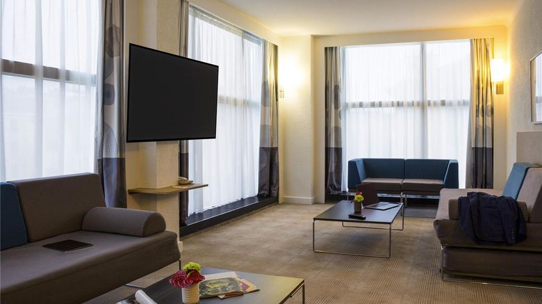 <b>Novotel Geneva Centre Suite</b>. Images powered by <a href="https://iceportal.shijigroup.com/" title="IcePortal" target="_blank">IcePortal</a>.