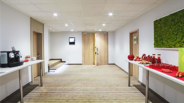 <b>Novotel Geneva Centre Meeting</b>. Images powered by <a href="https://iceportal.shijigroup.com/" title="IcePortal" target="_blank">IcePortal</a>.