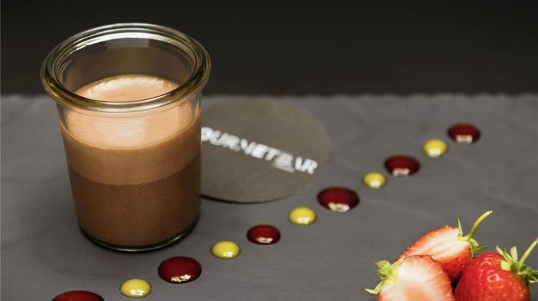 <b>Novotel Geneva Centre Restaurant</b>. Images powered by <a href="https://iceportal.shijigroup.com/" title="IcePortal" target="_blank">IcePortal</a>.