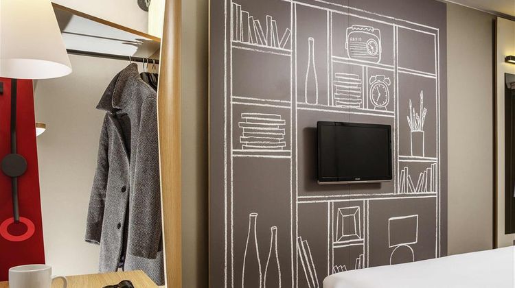 Ibis Glasgow Room