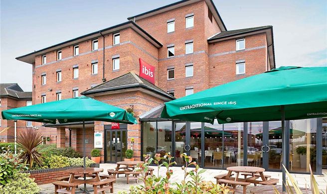 Ibis Liverpool Centre Albert Dock Exterior