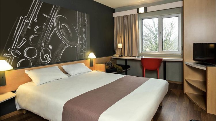 Ibis Dinant Room
