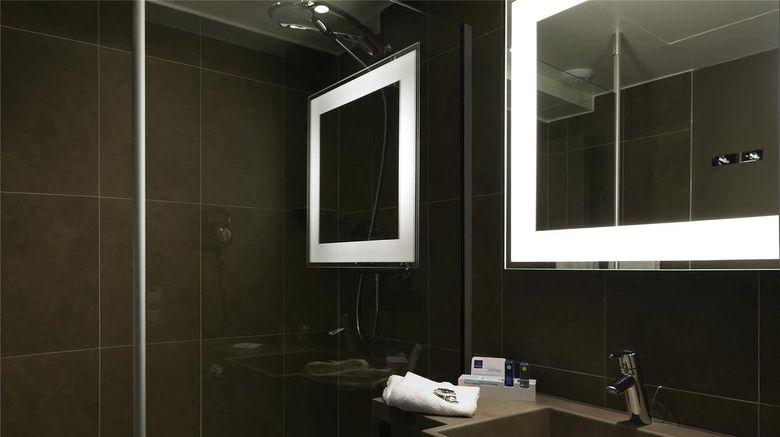 <b>Novotel Leuven Centrum Room</b>. Images powered by <a href="https://iceportal.shijigroup.com/" title="IcePortal" target="_blank">IcePortal</a>.