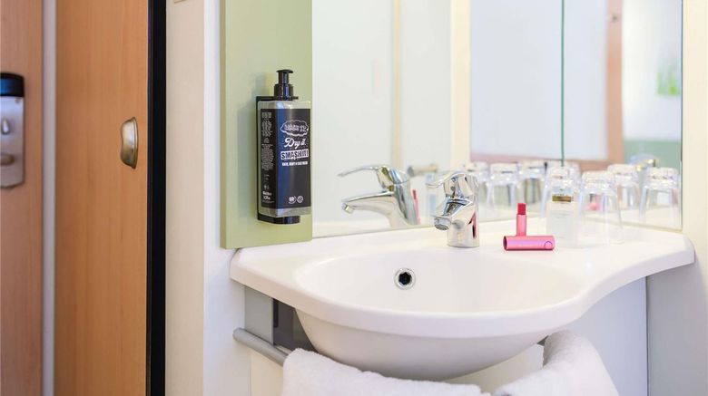 <b>Ibis Budget Zuerich City West Room</b>. Images powered by <a href="https://iceportal.shijigroup.com/" title="IcePortal" target="_blank">IcePortal</a>.