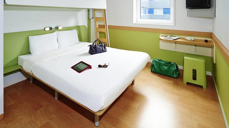 Ibis Budget Zuerich City West Room