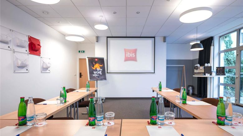 <b>Ibis Praha Wenceslas Square Meeting</b>. Images powered by <a href="https://iceportal.shijigroup.com/" title="IcePortal" target="_blank">IcePortal</a>.