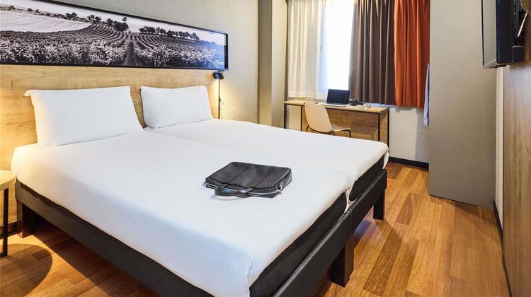 Ibis Valladolid Room
