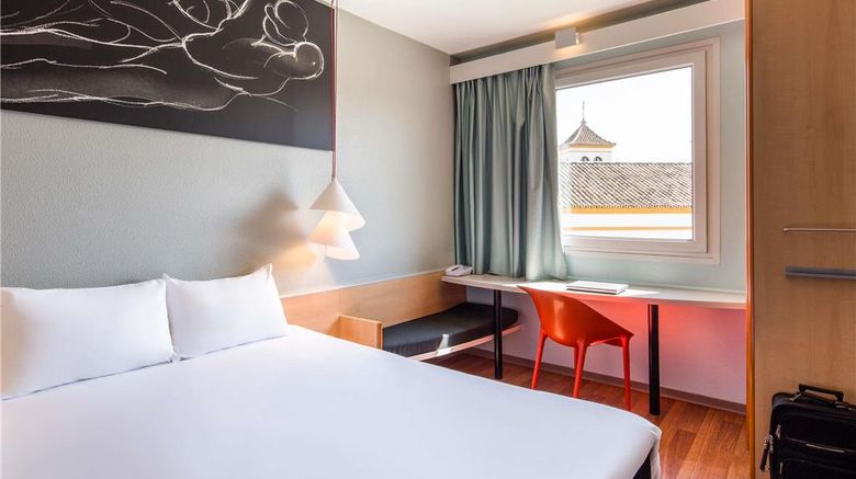 <b>Ibis Sevilla Room</b>. Images powered by <a href="https://iceportal.shijigroup.com/" title="IcePortal" target="_blank">IcePortal</a>.