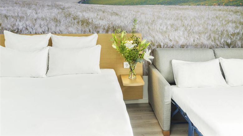 <b>Novotel Sevilla Marques Del Nervion Room</b>. Images powered by <a href="https://iceportal.shijigroup.com/" title="IcePortal" target="_blank">IcePortal</a>.